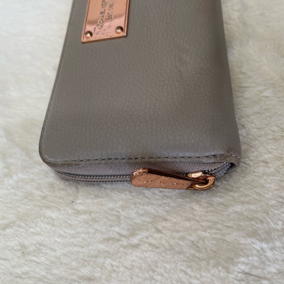 Michael Kors zip around Wallet GUC - Picture 5 of 8